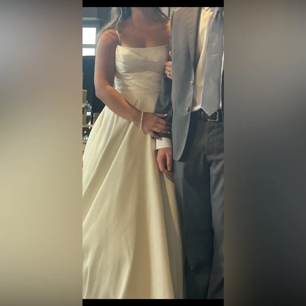 Elegant White Strapless Dress - Picture 12 of 12